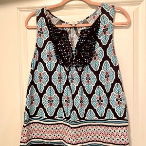 CROWN AND IVY Bold Printed Peasant Top